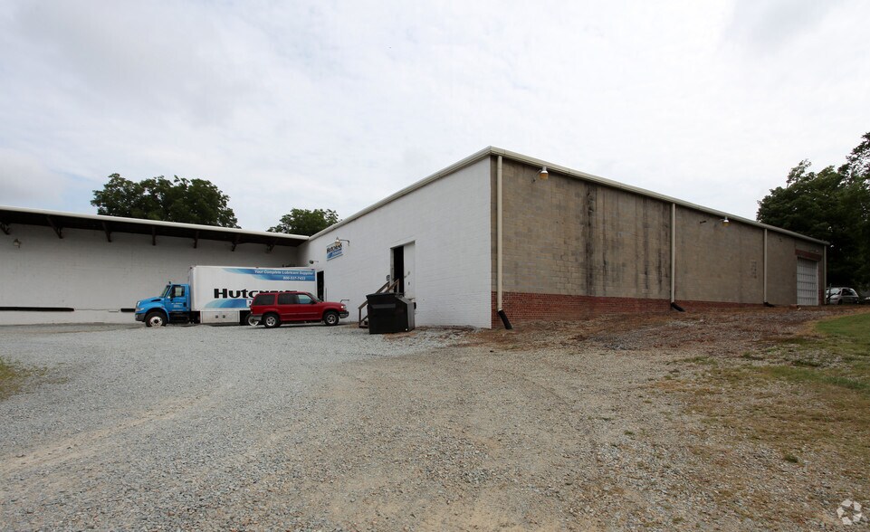 More Photos Of 226 Chub Lake St, Roxboro Light Distribution For Sale