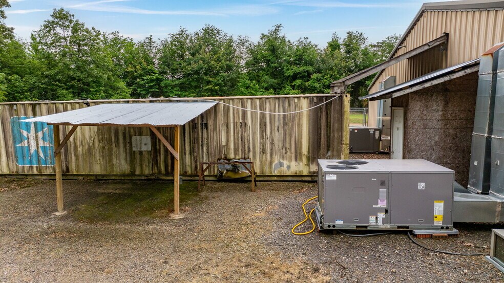 More Photos Of 3801 Happy Bend Rd, Atkins Restaurant For Sale