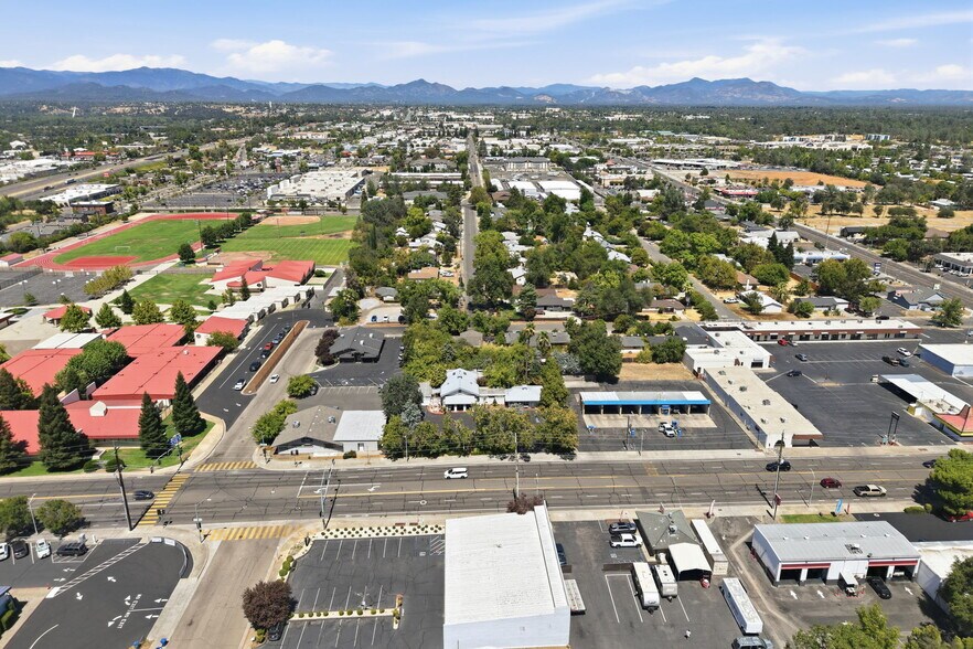 More Photos Of 870 Hartnell Ave, Redding Garden Center For Sale