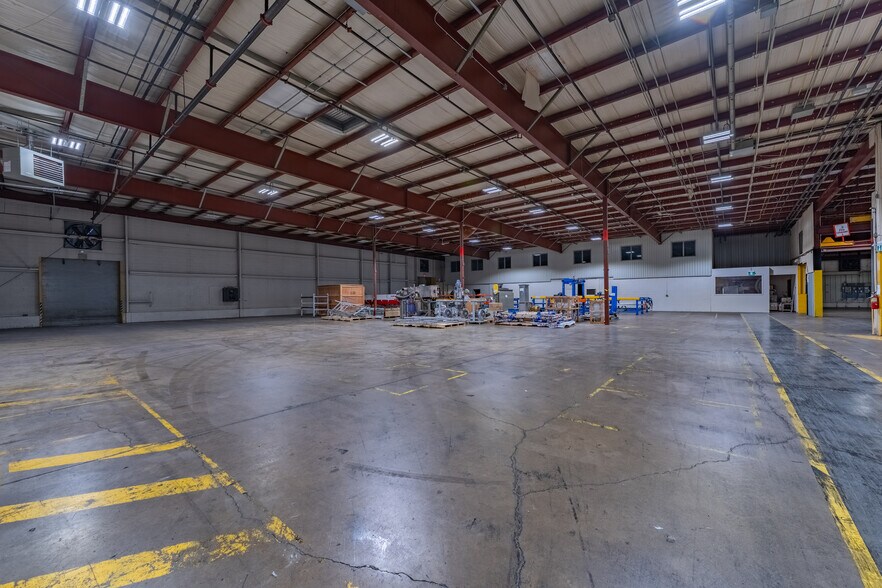 More Photos Of 396 Henry St, Brantford Manufacturing For Lease