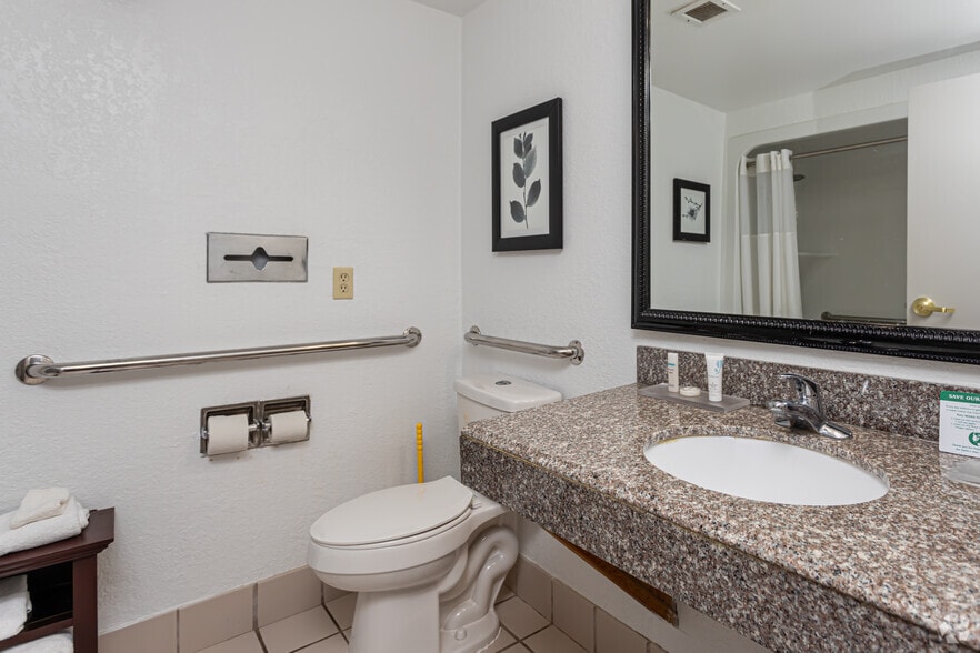More Photos Of 13900 Wilfred Seymour Rd, Ocean Springs Hotel For Sale
