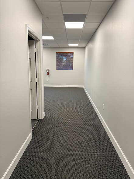 More Photos Of 2255 Sarasota Center Blvd, Sarasota Industrial For Lease