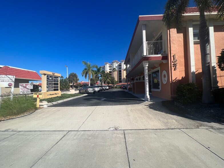More Photos Of 127 Tampa Ave E, Venice Storefront Retail Office For Sale