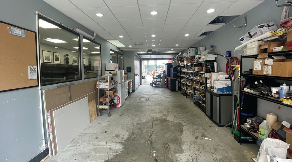 More Photos Of 2554 22nd St, Astoria Industrial For Lease