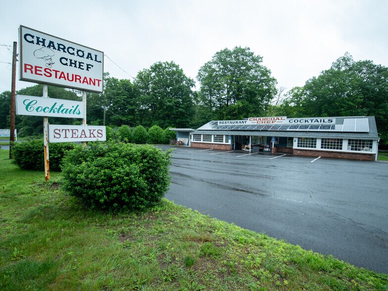 More Photos Of 670 Main St N, Woodbury General Retail For Sale