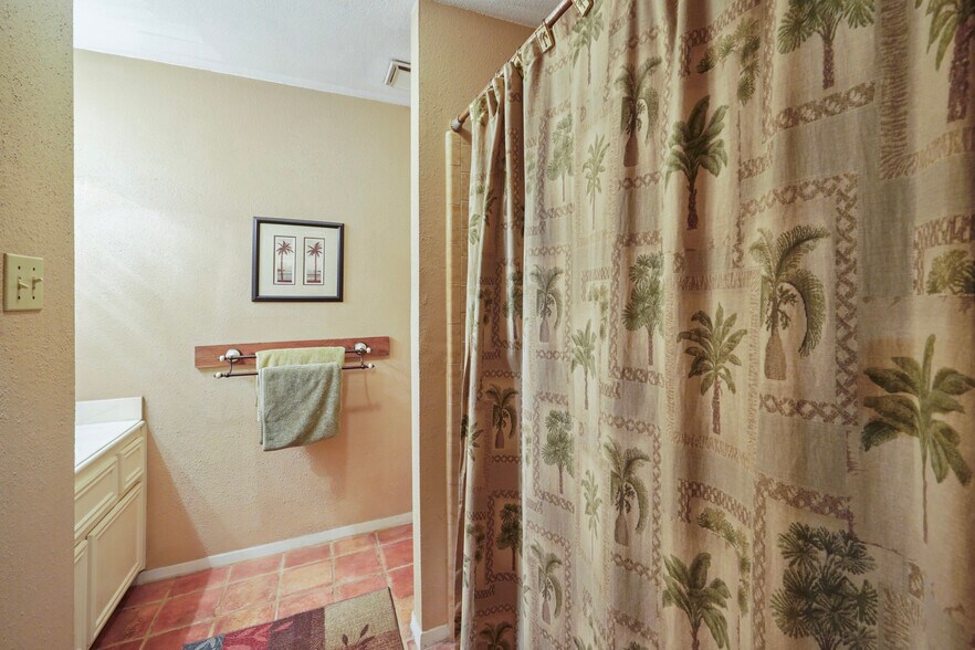 More Photos Of 19493 Keenan Cut Off Rd, Montgomery Office Residential For Sale