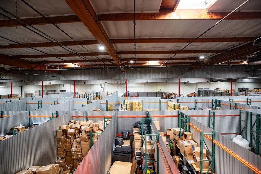 More Photos Of 2323 Main St, Irvine Warehouse For Lease