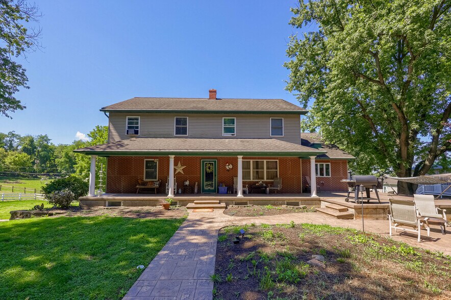 More Photos Of 197 Pencroft Dr N, Holtwood Industrial For Sale