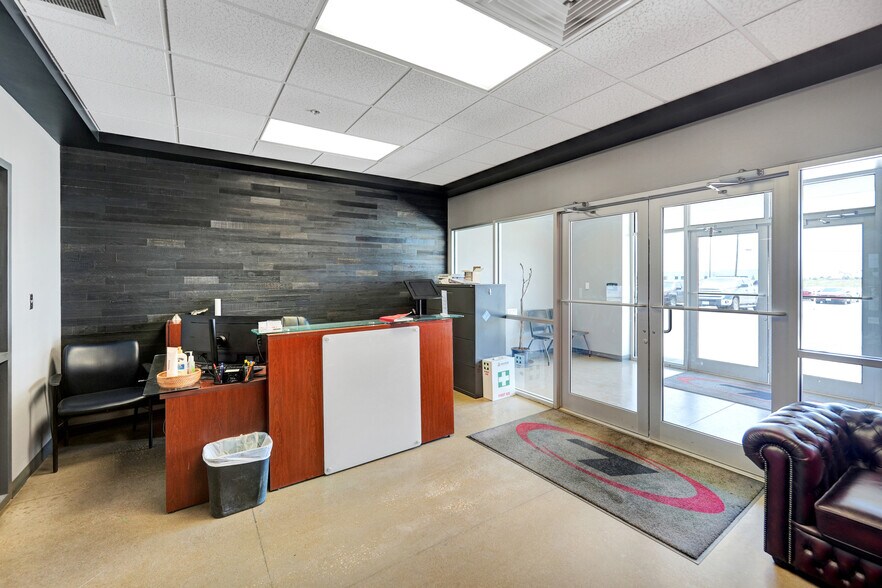 More Photos Of 7104 W County Road 116, Midland Warehouse For Lease