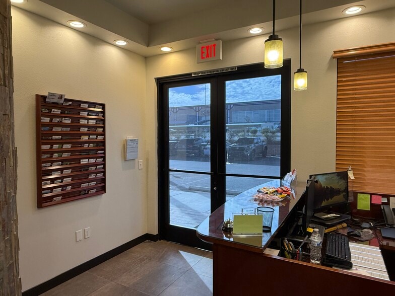 More Photos Of 7930 W Sahara Ave, Las Vegas Office For Sale