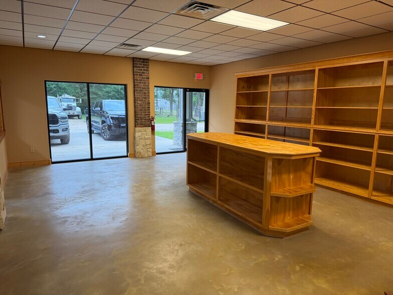 More Photos Of 1274 Blake Rd, Conroe Office For Lease
