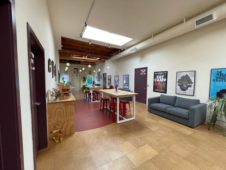 More Photos Of 4212-4218 Santa Monica Blvd, Los Angeles Storefront For Lease