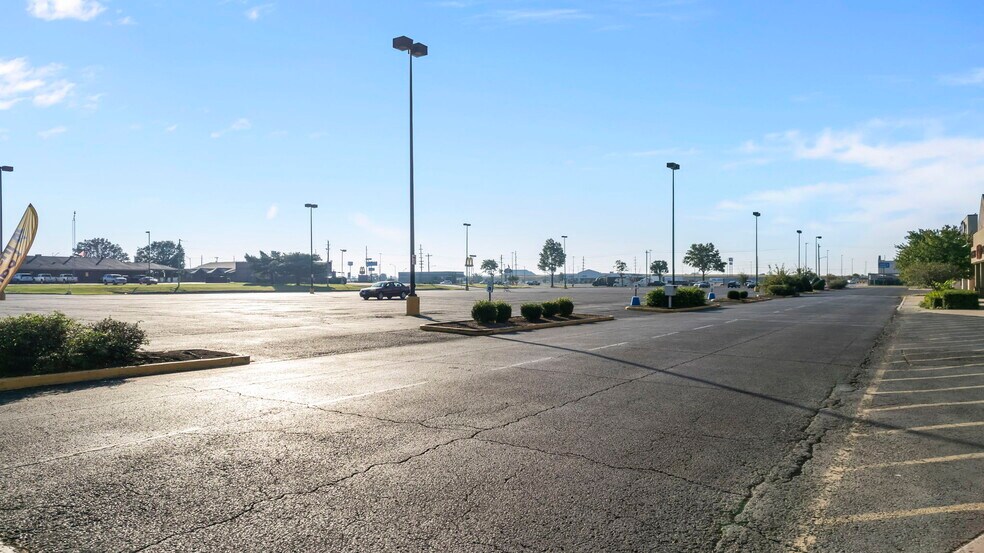 More Photos Of 1213 S Main St, Sikeston Unknown For Lease