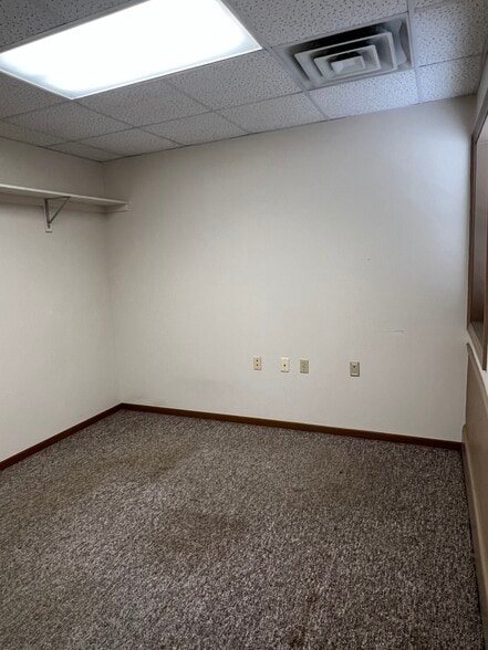 More Photos Of 148 W Pike St, Canonsburg Storefront Retail Office For Lease