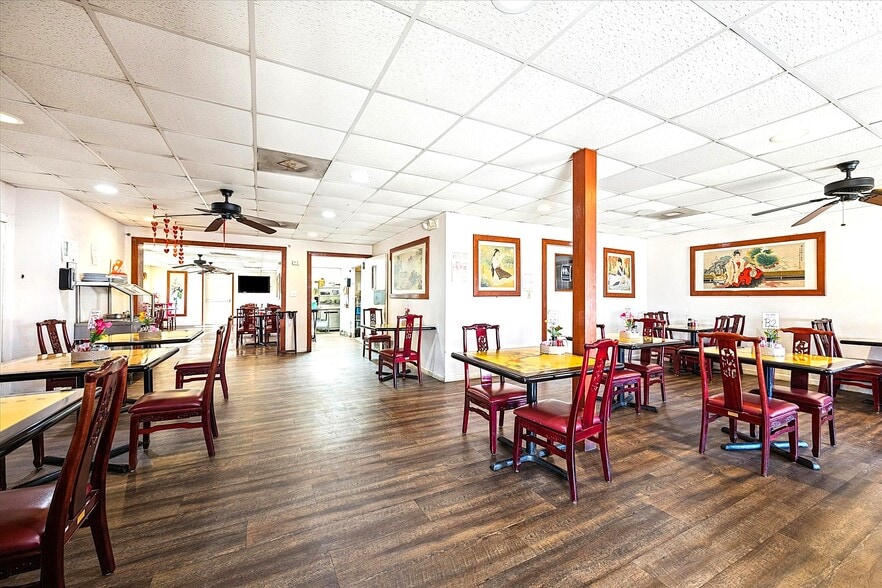 More Photos Of 2208 Highway 71 S, Columbus Hotel For Sale