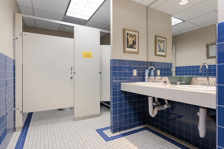 More Photos Of 12 Roszel Rd, Princeton Medical For Sale