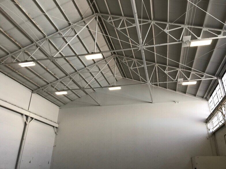 More Photos Of 2040-2068 E 37th St, Vernon Warehouse For Lease