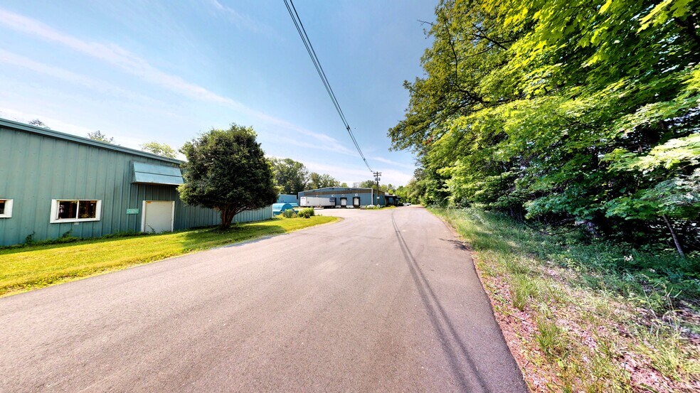 More Photos Of 35 Rose Morrow Rd, Wantage Manufacturing For Lease