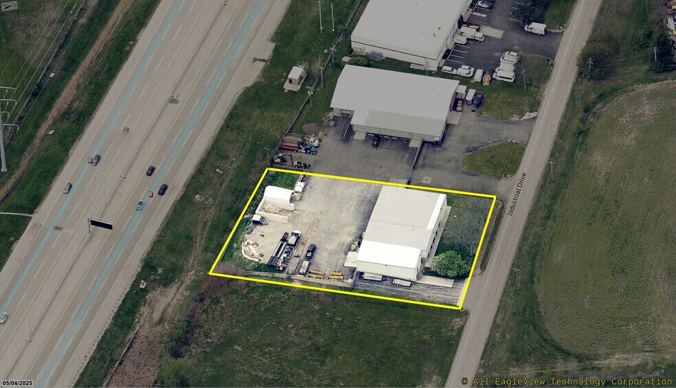 More Photos Of 128 Industrial Dr, Gilberts Warehouse For Lease