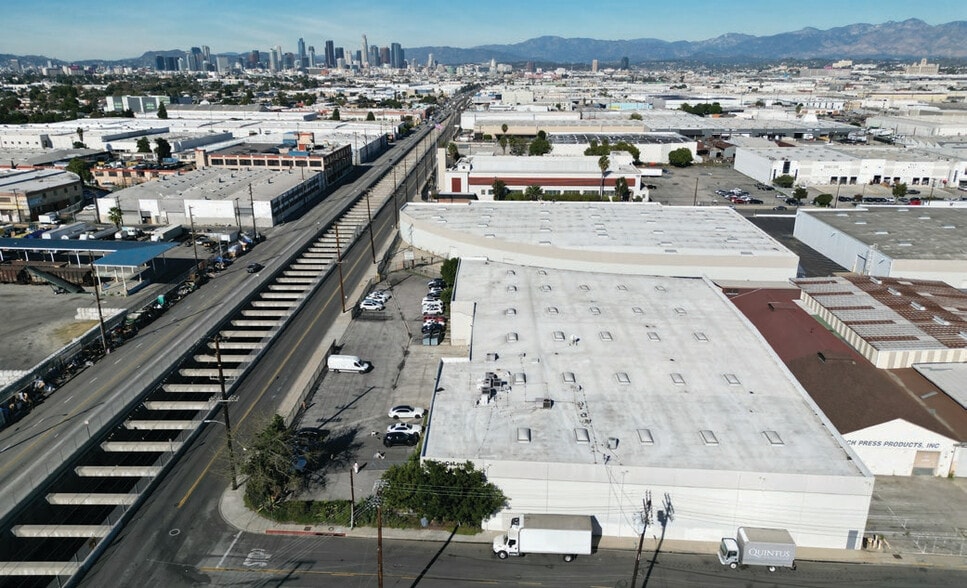 More Photos Of 5080 S Alameda St, Vernon Manufacturing For Lease