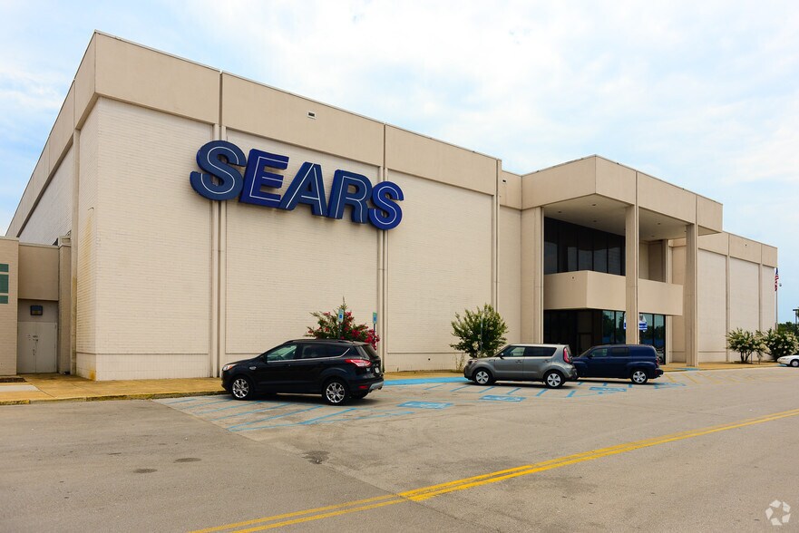 More Photos Of 271 Northgate Mall, Chattanooga Unknown For Lease