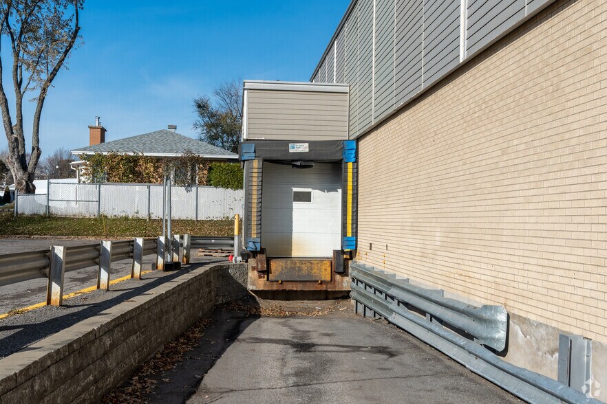 More Photos Of 2900 Ch Saint-Louis, Québec General Retail For Lease