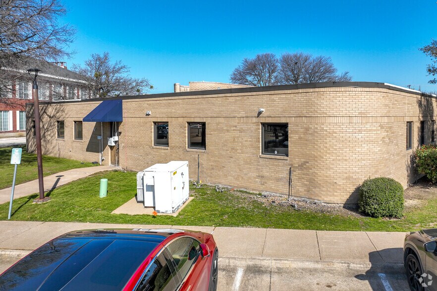 More Photos Of 2200-2202 W Spring Creek Pky, Plano Office For Lease