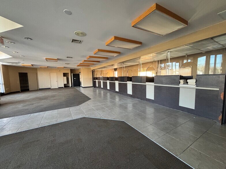 More Photos Of 1103-1225 W State Blvd, Fort Wayne Storefront For Lease