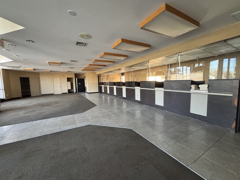 More Photos Of 1103-1225 W State Blvd, Fort Wayne Storefront For Lease