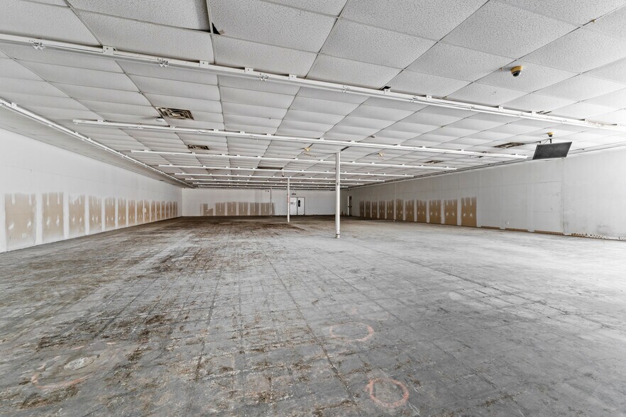 More Photos Of 1017 E Morris St, Indianapolis Freestanding For Lease