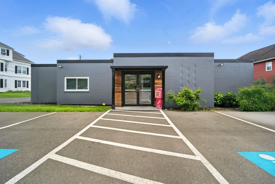 More Photos Of 1767 Northampton St, Holyoke Office Residential For Sale