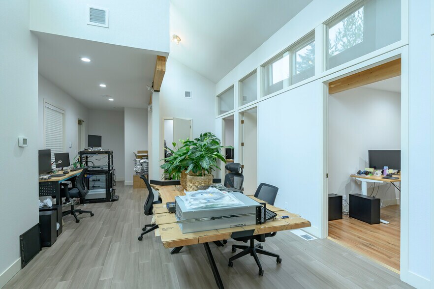 More Photos Of 351 SE Baker St, Mcminnville Medical For Lease