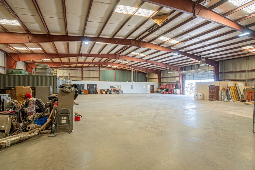 More Photos Of 3500 Confederate Rd, El Paso Warehouse For Lease