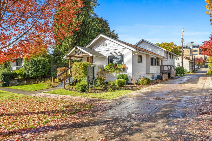 More Photos Of 765 Liberty St SE, Salem Freestanding For Sale