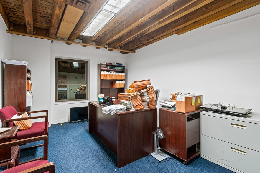 More Photos Of 21 Merchants Row, Boston Loft Creative Space For Sale