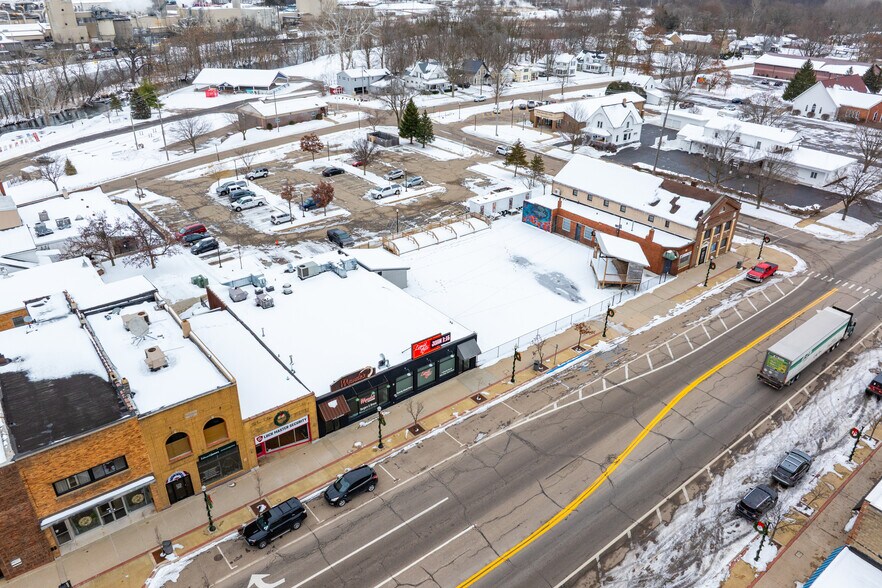 More Photos Of 117 E Allegan St, Otsego General Retail For Sale