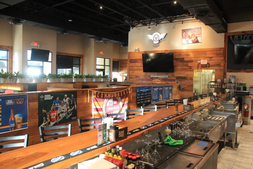 More Photos Of 20 Town Center Dr, Lovettsville Storefront For Lease