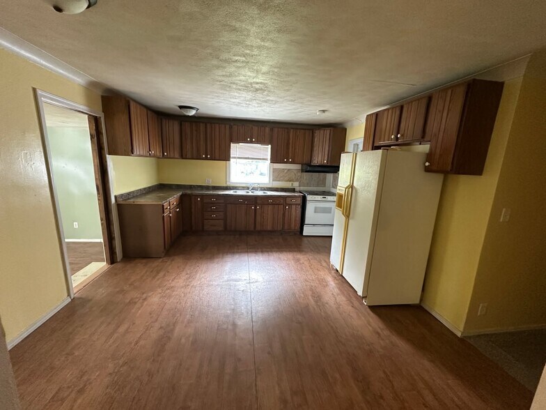 More Photos Of 4479 E Shore Dr, Bremen Apartments For Sale