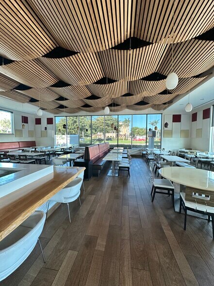 More Photos Of 3936 Tamiami Trl N, Naples Office For Sale