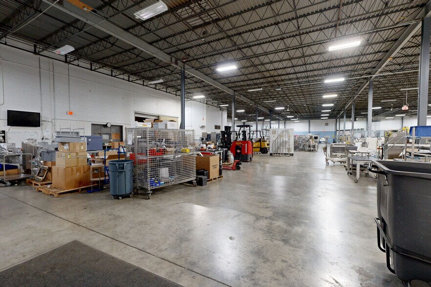 Primary Photo Of 5 Dan Rd, Canton Manufacturing For Lease