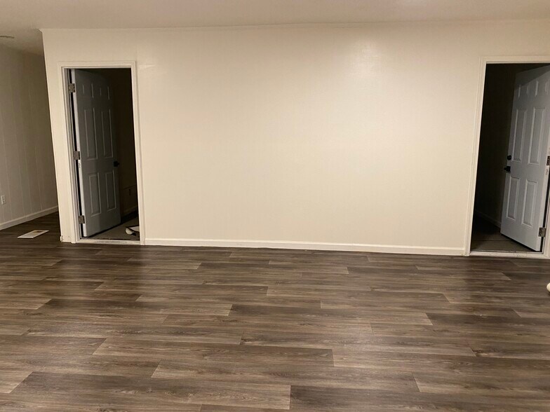 More Photos Of 103 Queen St, Georgetown Medical For Lease