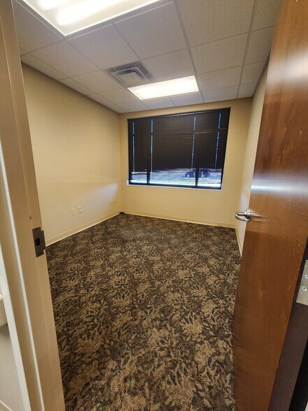 More Photos Of 8400 Northrun Medical Dr, Mechanicsville Office For Lease