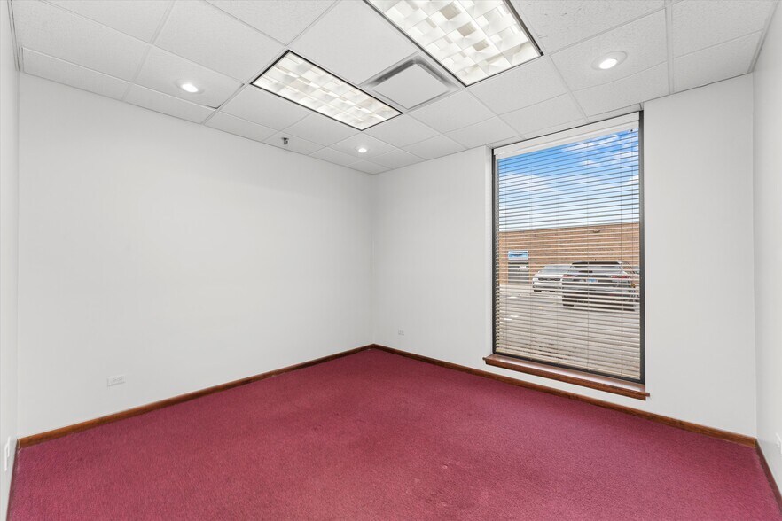 More Photos Of 16420 S Kilbourn Ave, Oak Forest Industrial For Sale