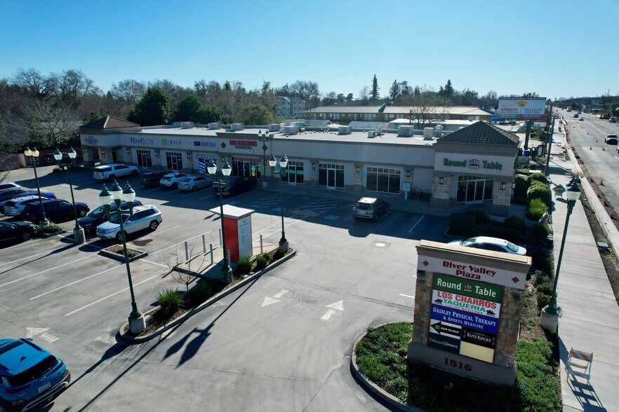 Primary Photo Of 1516 Highway 99, Gridley General Retail For Sale