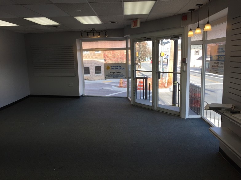 More Photos Of 28 Liberty St, Westminster Apartments For Lease