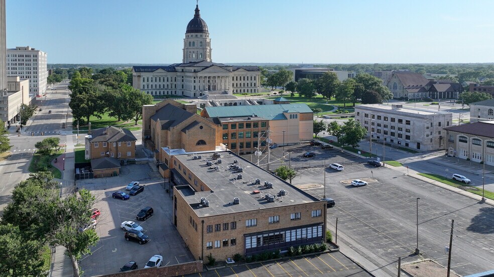 More Photos Of 735 SW Jackson St, Topeka Apartments For Sale