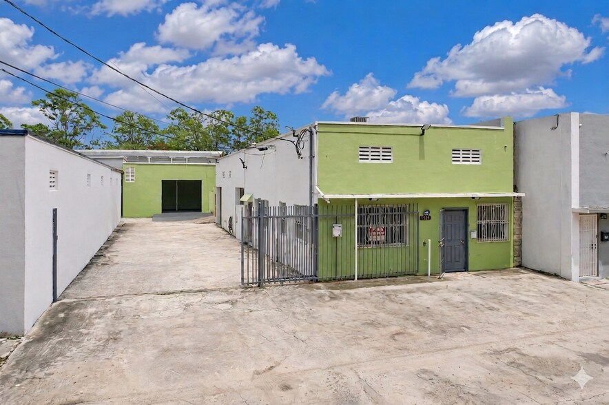 Primary Photo Of 7525 NE 3rd Pl, Miami Warehouse For Lease