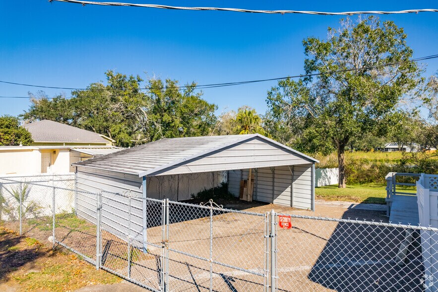 More Photos Of 15411 N Florida Ave, Tampa Medical For Lease