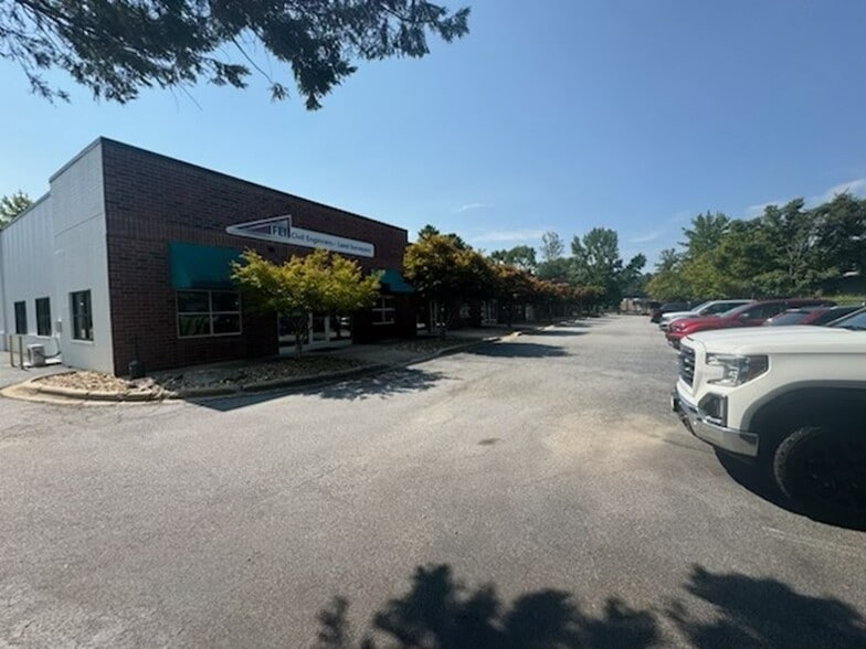 More Photos Of 7 Glenn Bridge Rd, Arden Medical For Lease