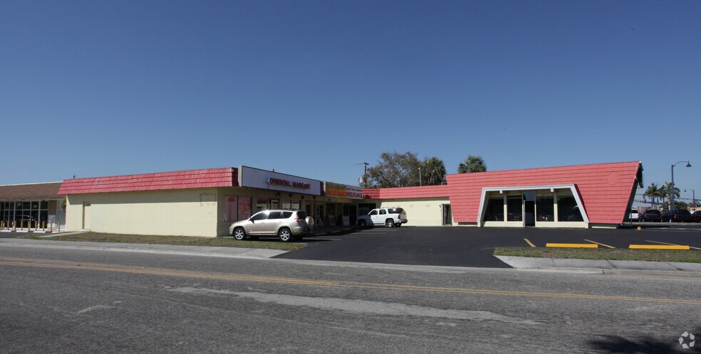 More Photos Of 4120 Cleveland Ave, Fort Myers General Retail For Sale